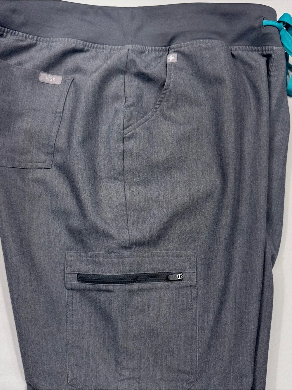 FIGS Scrubs, Zamora Jogger Scrub Pants, Gray, Tapered Ankle Cuffs, Sz. L/T